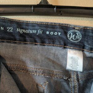 W62 Signature Boot Cut Jeans SZ 22